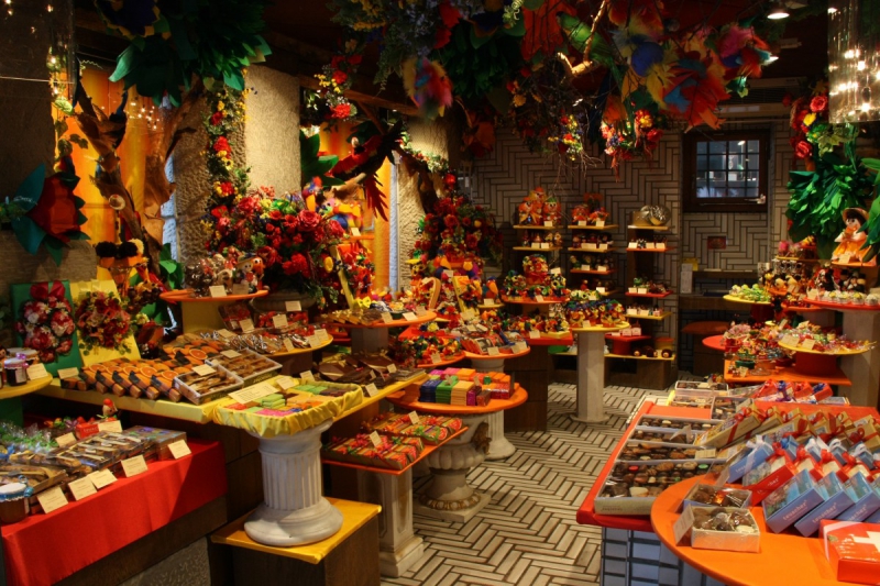 vente-SPERACEDES-min_candy_store_chocolate_shop_chocolate_switzerland-393515