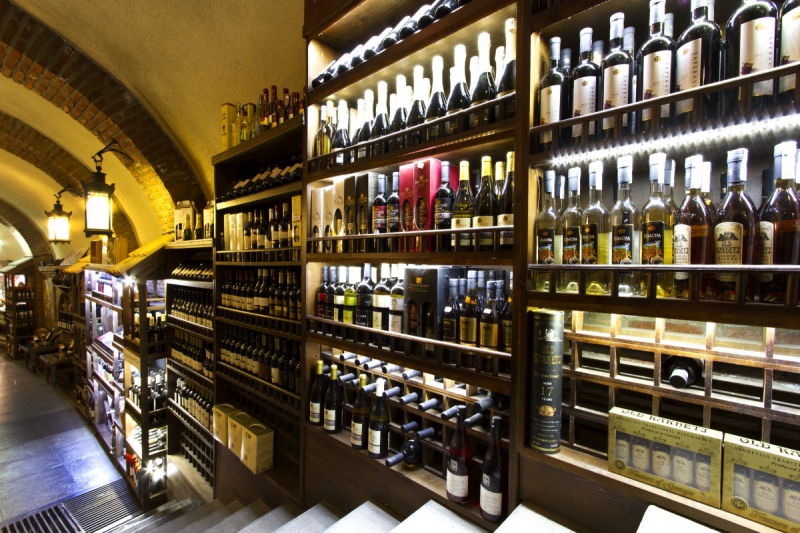 vente-SPERACEDES-min_world_street_travel_shop_canon_georgia_wine_bottles-429767